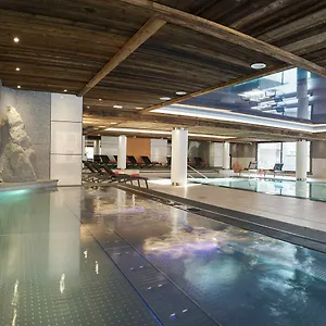 https://le-cristal-de-jade.hotels-rhonealpes.com
